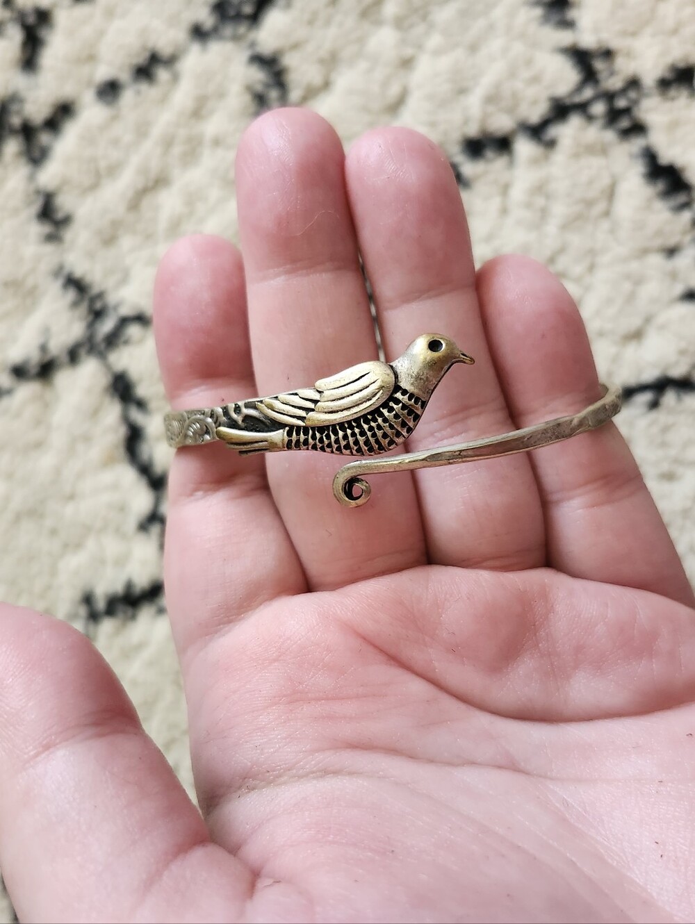 Vintage Style Bird Cuff Bracelet - Silvery Tone